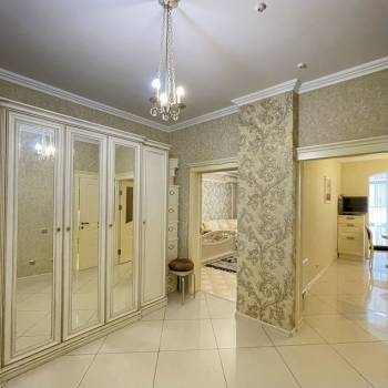 Сдается 1-комнатная квартира, 62 м²