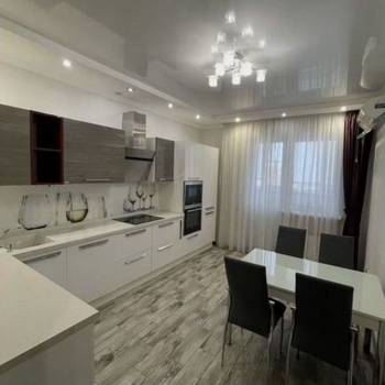 Сдается 2-х комнатная квартира, 70 м²