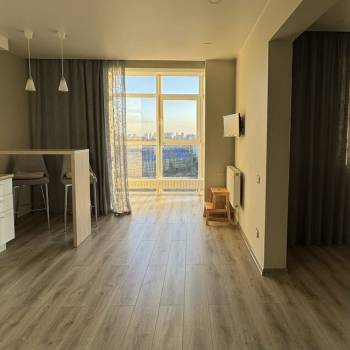 Сдается 1-комнатная квартира, 55 м²