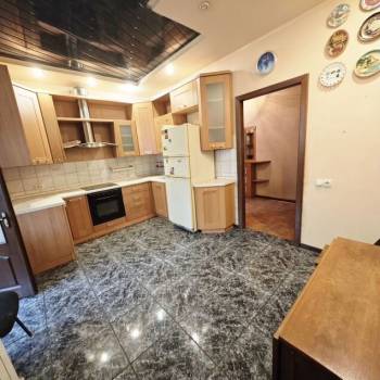 Продается 3-х комнатная квартира, 98 м²