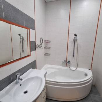 Сдается 1-комнатная квартира, 52 м²