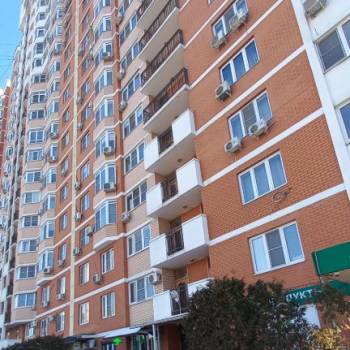 Продается 1-комнатная квартира, 46 м²