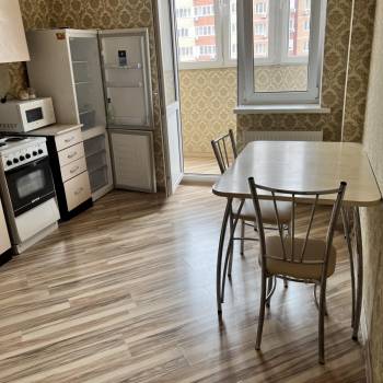 Сдается 1-комнатная квартира, 42 м²