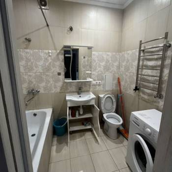 Сдается 1-комнатная квартира, 42 м²