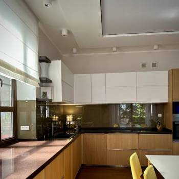 Продается Дом, 390 м²