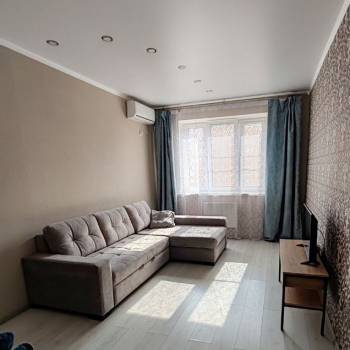 Сдается 1-комнатная квартира, 42 м²