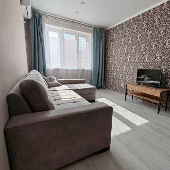 Сдается 1-комнатная квартира, 42 м²