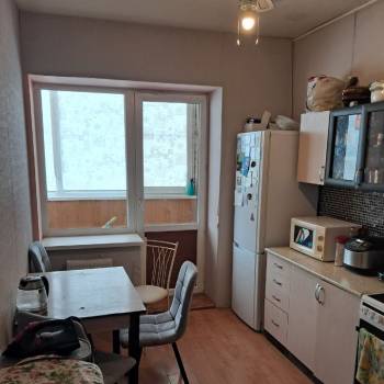 Продается 1-комнатная квартира, 37 м²