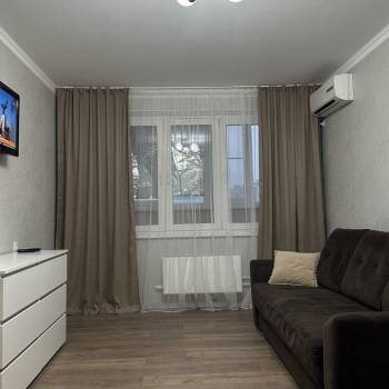 Сдается 1-комнатная квартира, 38 м²