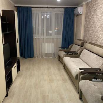 Сдается 1-комнатная квартира, 42 м²