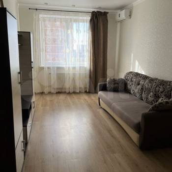 Сдается 1-комнатная квартира, 42 м²