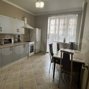 Сдается 1-комнатная квартира, 42 м²