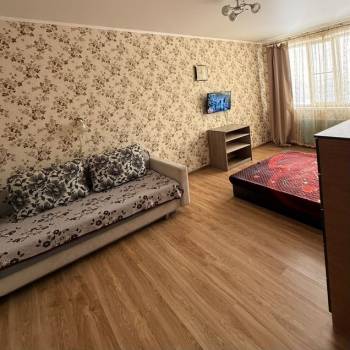 Сдается 1-комнатная квартира, 42 м²