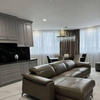 Продается 2-х комнатная квартира, 110 м²