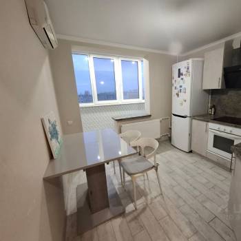 Продается 1-комнатная квартира, 35 м²