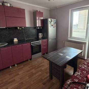 Продается 1-комнатная квартира, 42,4 м²