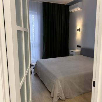 Продается 1-комнатная квартира, 42 м²