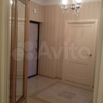 Сдается 1-комнатная квартира, 51 м²