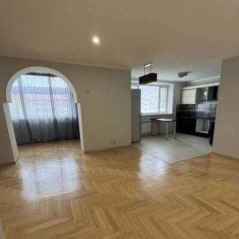 Продается 3-х комнатная квартира, 100 м²