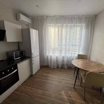 Сдается 1-комнатная квартира, 47 м²