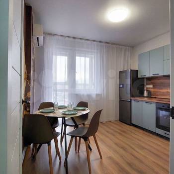 Сдается 1-комнатная квартира, 42 м²