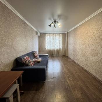 Сдается 1-комнатная квартира, 42 м²