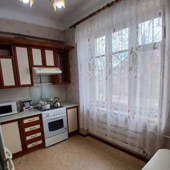 Продается 1-комнатная квартира, 42 м²