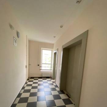 Продается 1-комнатная квартира, 37 м²