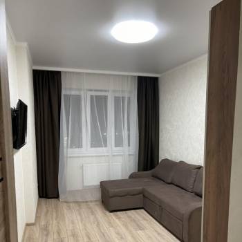 Сдается 1-комнатная квартира, 38 м²