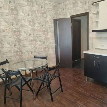 Сдается 2-х комнатная квартира, 72 м²