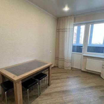 Сдается 1-комнатная квартира, 50 м²