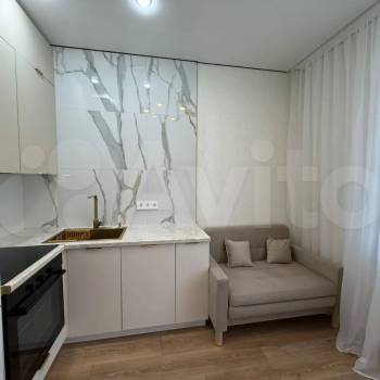 Продается 1-комнатная квартира, 35 м²