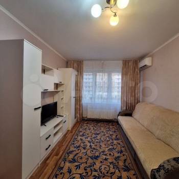 Сдается 1-комнатная квартира, 38 м²