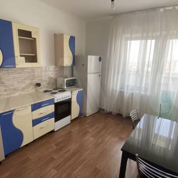 Сдается 1-комнатная квартира, 38 м²