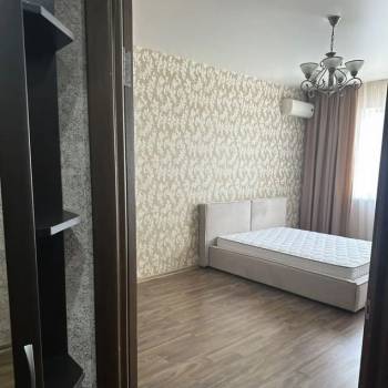 Сдается 1-комнатная квартира, 49 м²