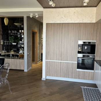 Продается Многокомнатная квартира, 130 м²
