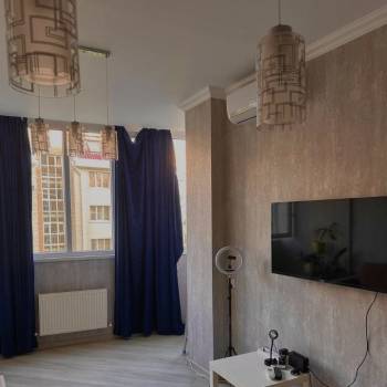 Сдается 1-комнатная квартира, 53 м²
