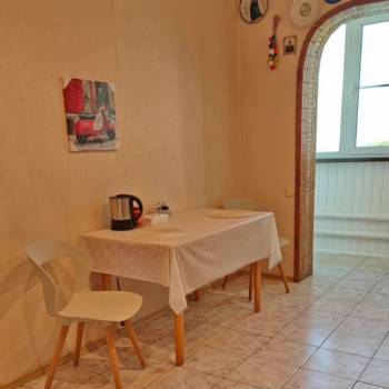 Сдается 2-х комнатная квартира, 79 м²