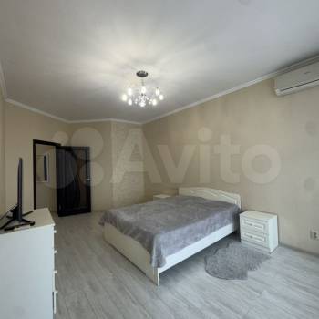 Сдается 1-комнатная квартира, 58 м²