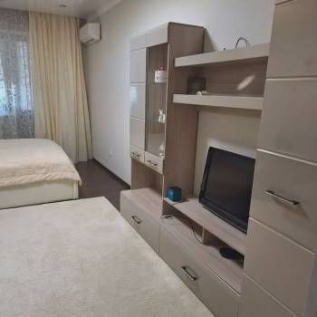 Продается 1-комнатная квартира, 36 м²