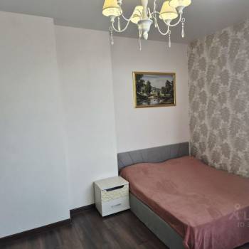 Продается 1-комнатная квартира, 53 м²