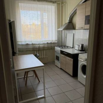 Сдается Многокомнатная квартира, 80 м²