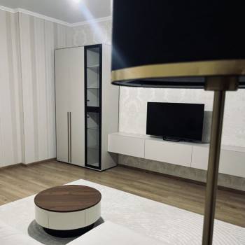 Сдается 2-х комнатная квартира, 75 м²