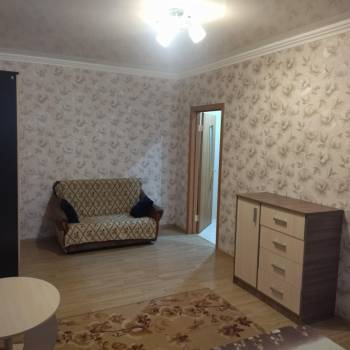 Сдается 1-комнатная квартира, 42 м²