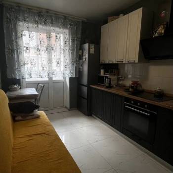 Продается 1-комнатная квартира, 32 м²