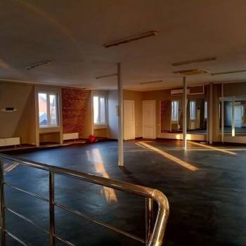 Сдается Нежилое помещение, 300 м²