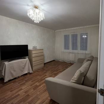 Продается 1-комнатная квартира, 37,5 м²