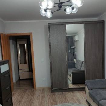Сдается 1-комнатная квартира, 42 м²