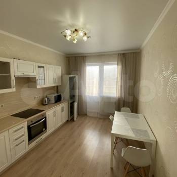 Сдается 1-комнатная квартира, 49 м²