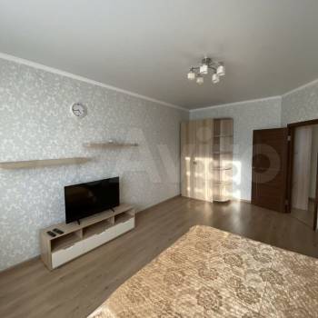 Сдается 1-комнатная квартира, 49 м²